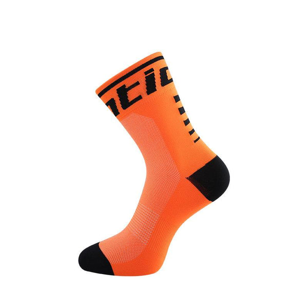2017 Santic Cycling Socks Men Women Breathable Elastic Running Bike Basketball Soccer Sport Socks Calcetines Chaussette Cyclismo