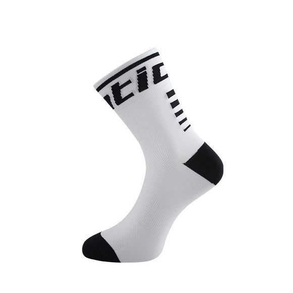 2017 Santic Cycling Socks Men Women Breathable Elastic Running Bike Basketball Soccer Sport Socks Calcetines Chaussette Cyclismo
