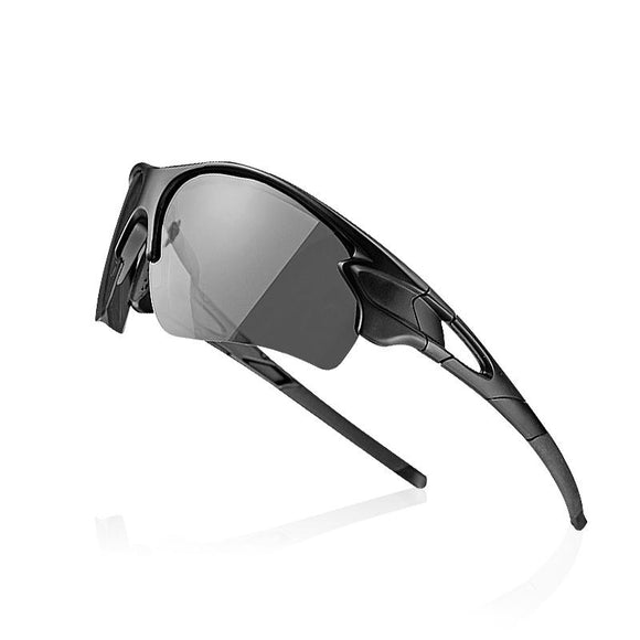 Polarized Photochromic Cycling Glasses